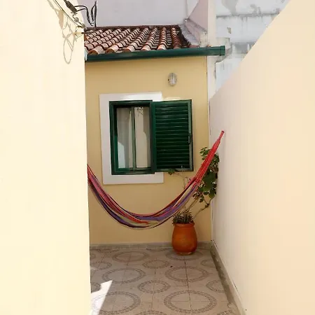 Sunny Patio For 4 *