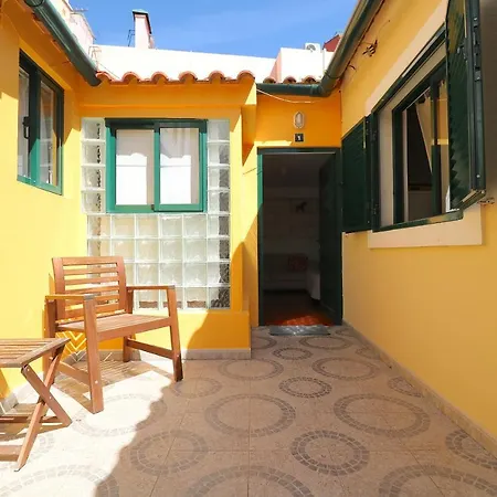 Sunny Patio For 4 Lisbona