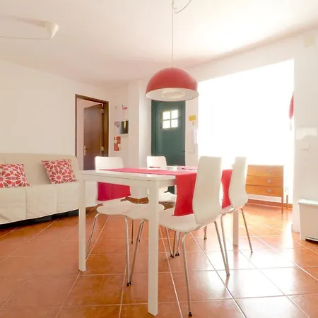 Sunny Patio For 4 Appartamento *